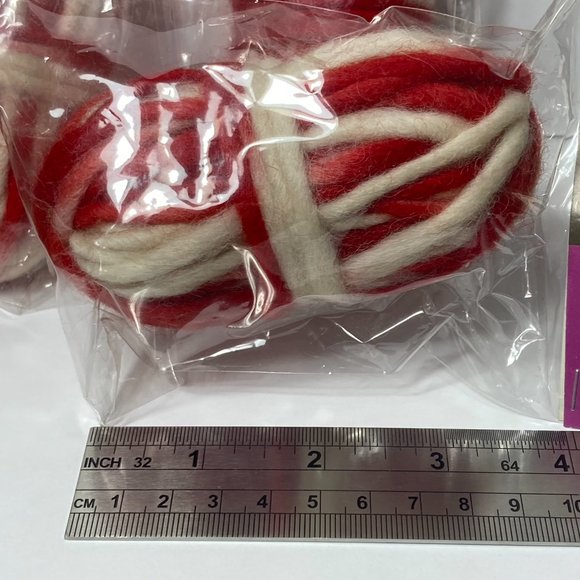 20 Dimensions Feltworks 100% Wool Pencil Roving Variegated Red Needle Felting - Picture 14 of 16
